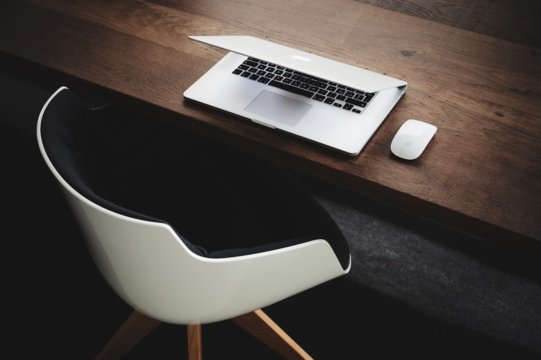 Filing an insurance claim in Sweden - Person with documents